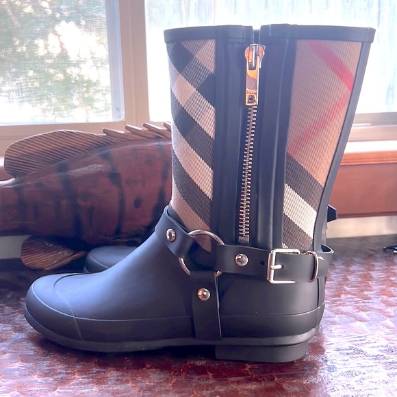 Burberry Zane Vintage Check Harness Rain Boots 👢 Excellent Condition Size 7 37 - Picture 5 of 16